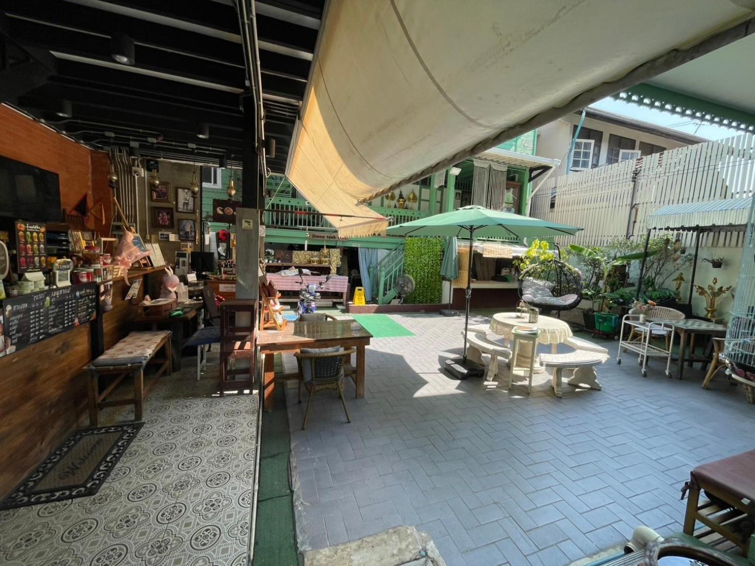 Green Teak House Bangkok Bagian luar foto